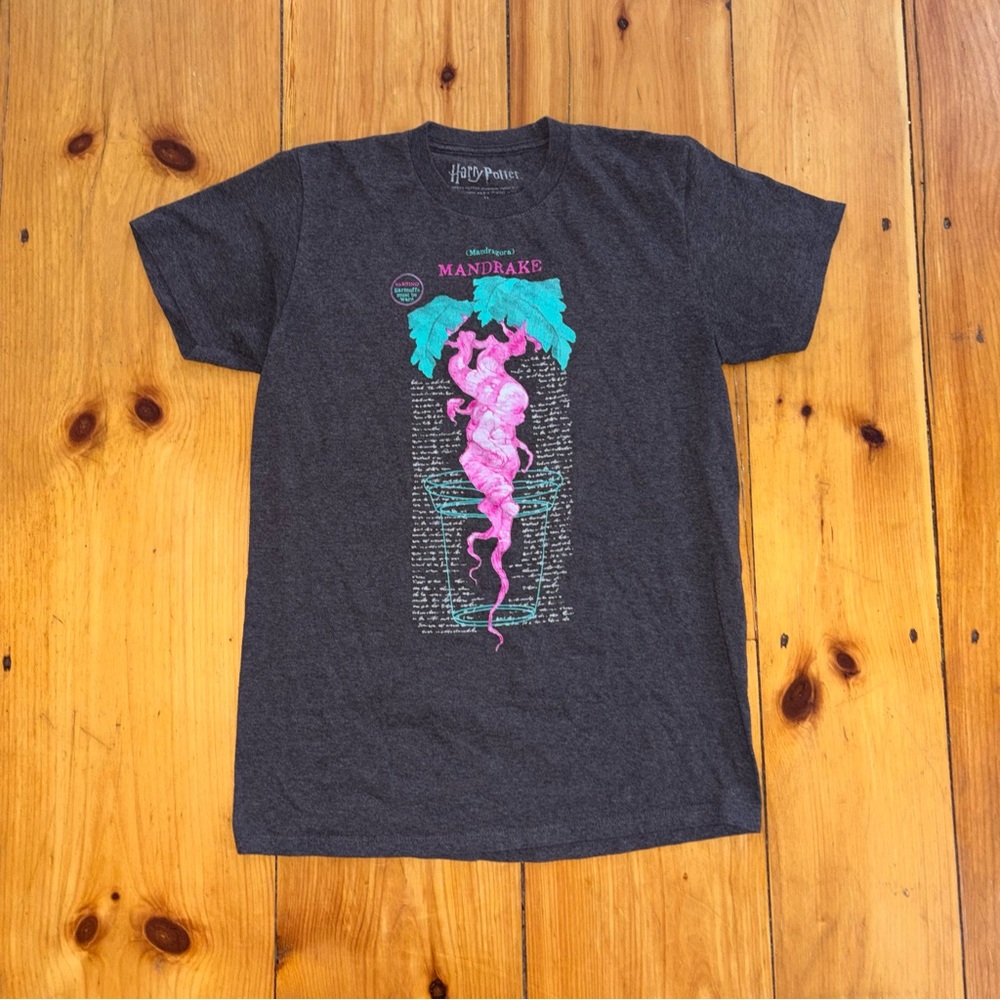 Harry Potter Mandrake Graphic Tee Size M